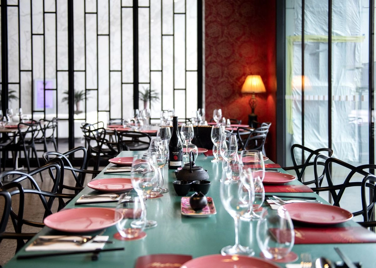 How to Plan a Birthday Dinner for 20–50 Guests in the Hills District